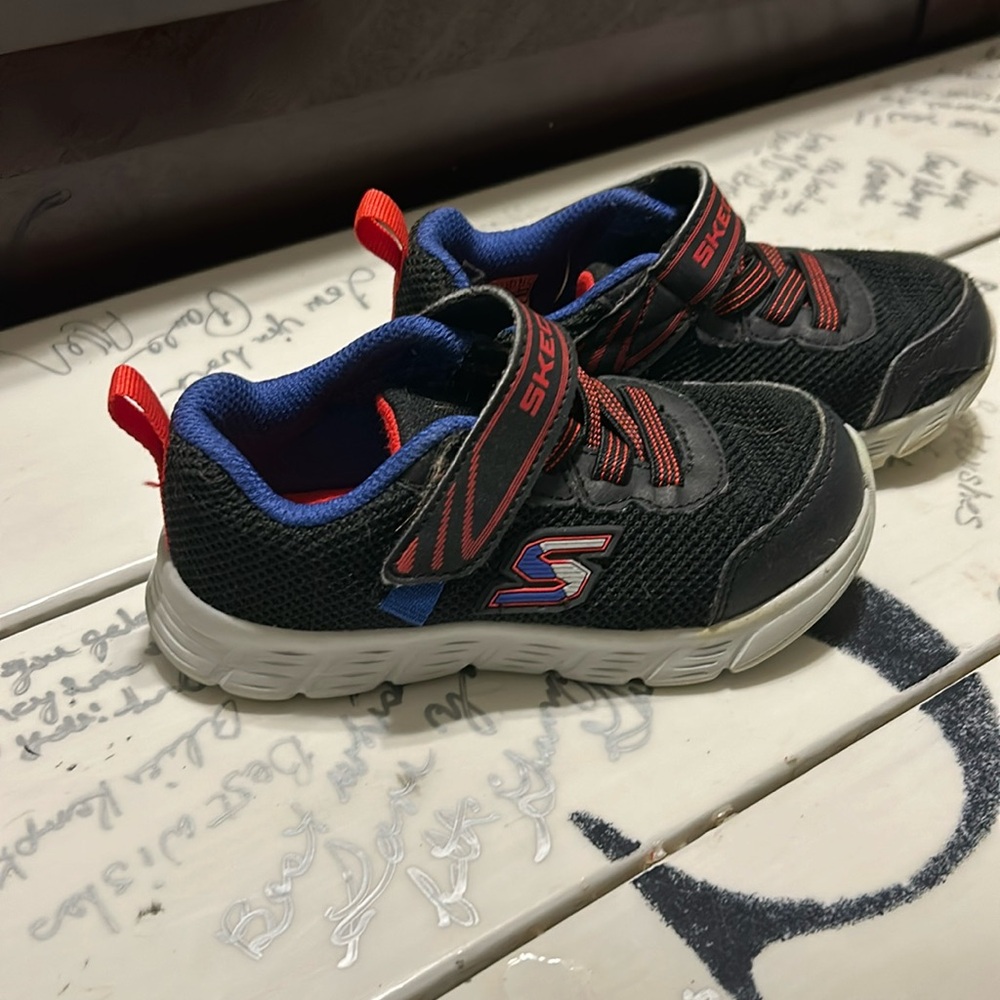 Skechers